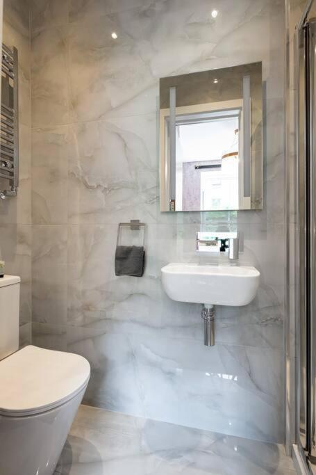 1Lsr - High-End Luxury 2 Bed Designer Apartment Londra Exterior foto